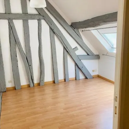 Apartment Privee Dans Maison De Evreux